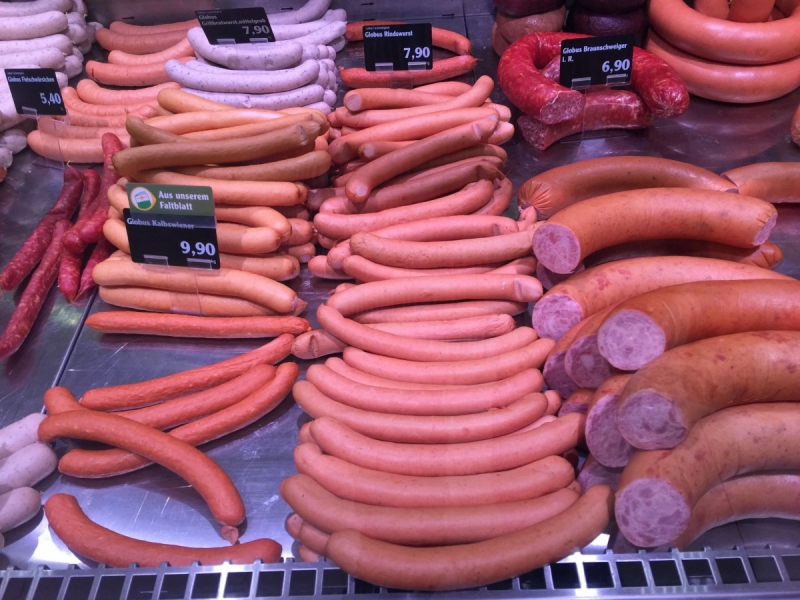 charcuterie-SALERNES-min_sausages_meat_butchery-1069321